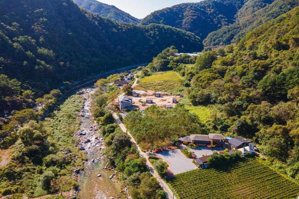 Hotel Kim Satgat Heukjib Yiyagi Yeongwol Exteriér fotografie